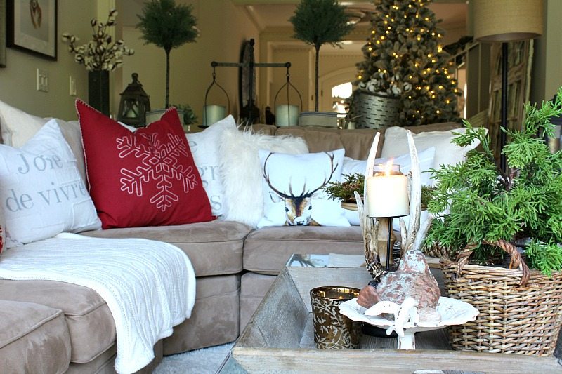 Ready for Holiday Entertaining in this cozy Christmas Home Tour