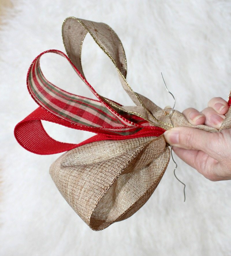 Step by Step Tutorial guides you to create masterful bows for decor