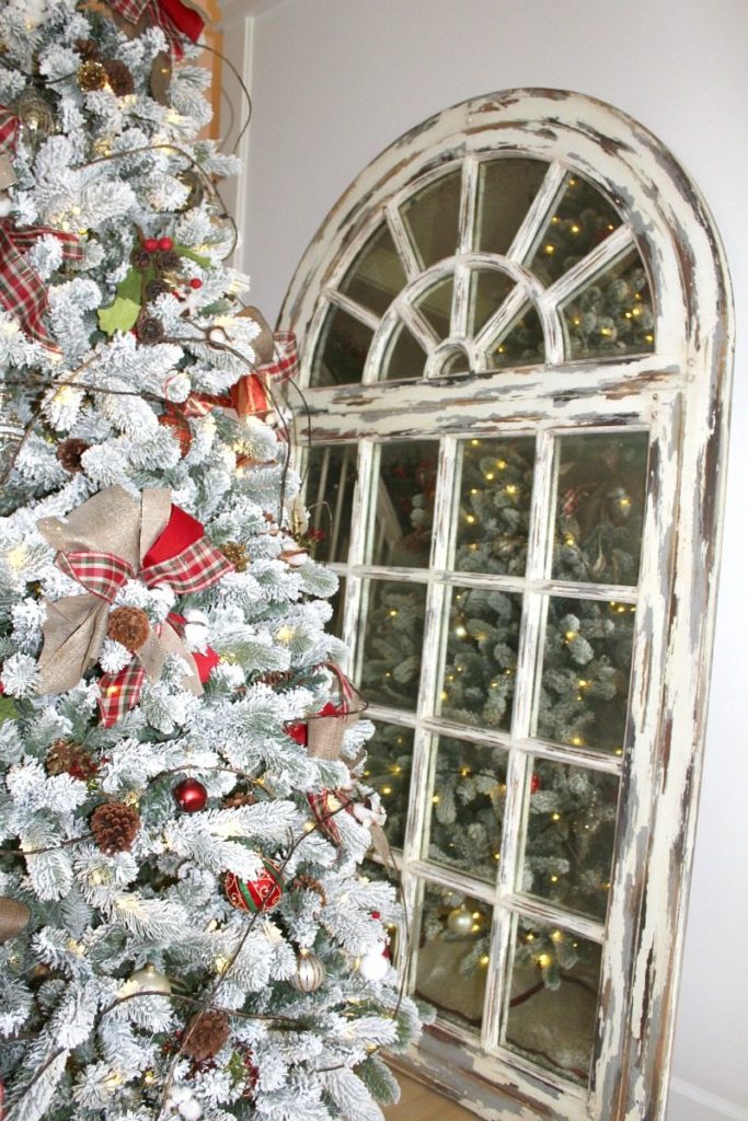 Create a one-of-a-kind Christmas tree with these easy tips