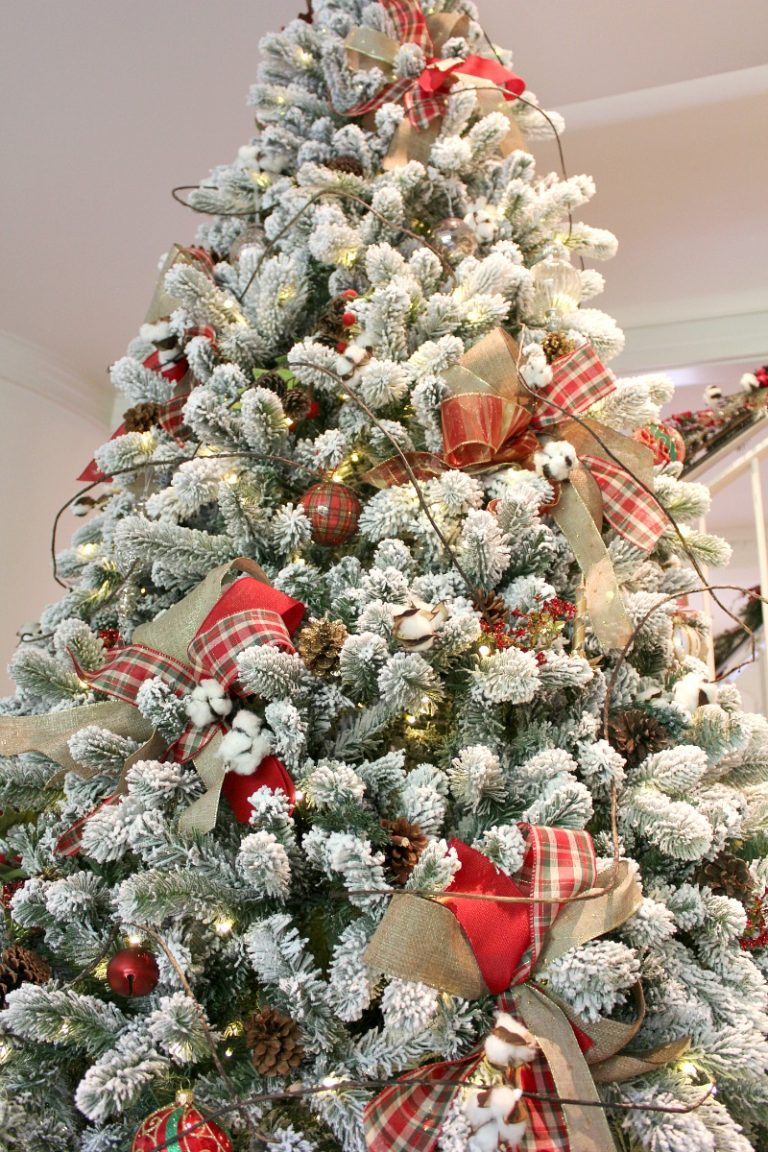 Easy Christmas Tree Decorating Tips - The Design Twins