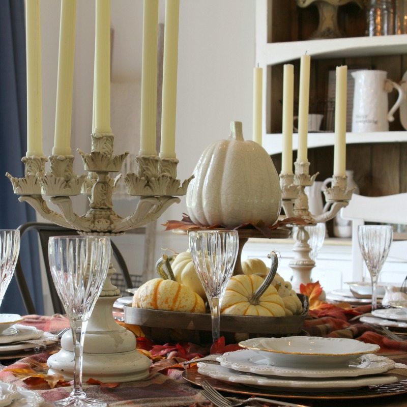 How to Set a Glamorous Thanksgiving Table