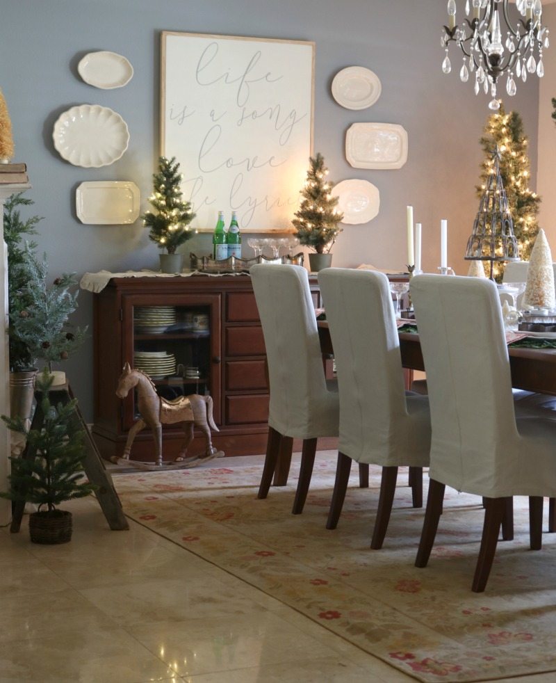 Design Festive Holiday Table with miniature trees