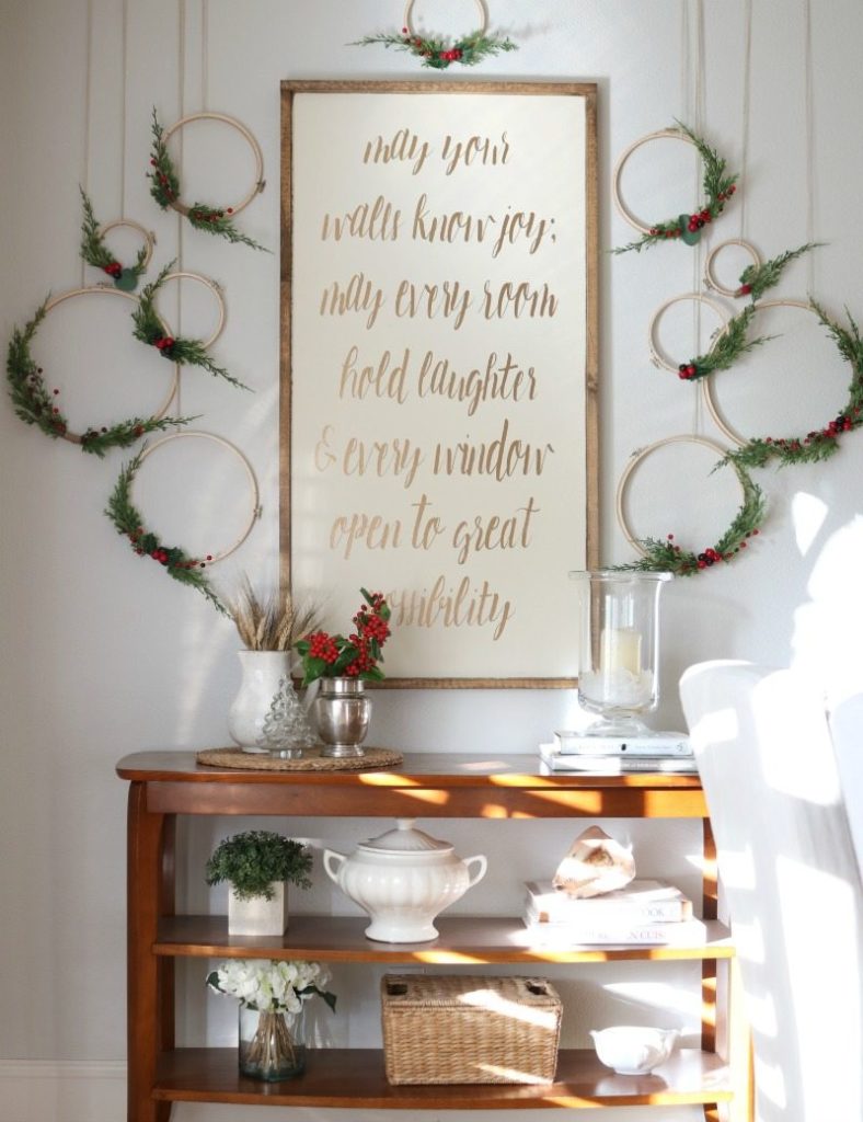 christmas decor in your dining room with holiday wreath wall 