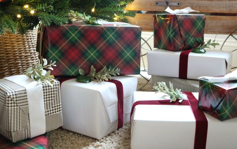 Easy Holiday Decorating Ideas for under the tree with presents
