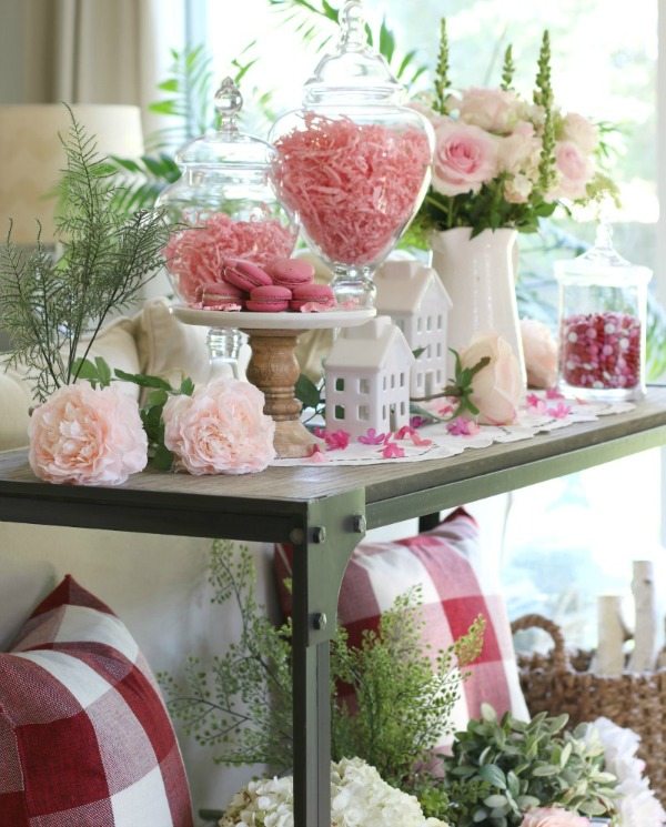 Valentine's Day Decor linky party feature