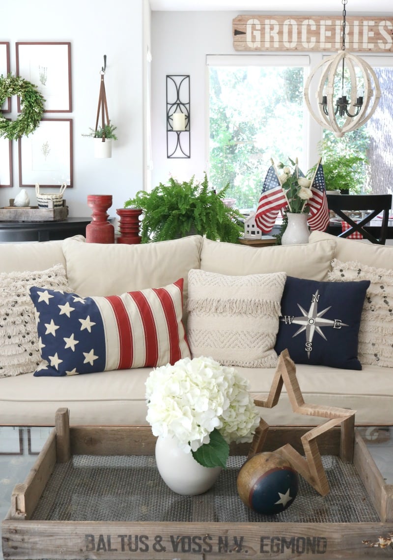 living room patriotic decor