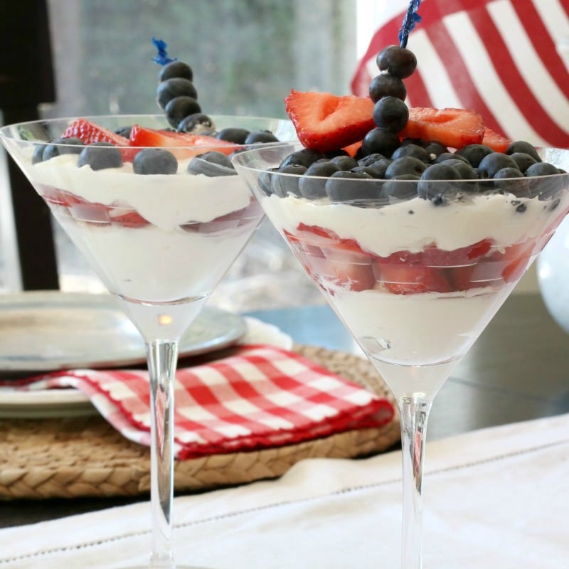 How to Create a Festive Fourth of July Tablscape that Wows