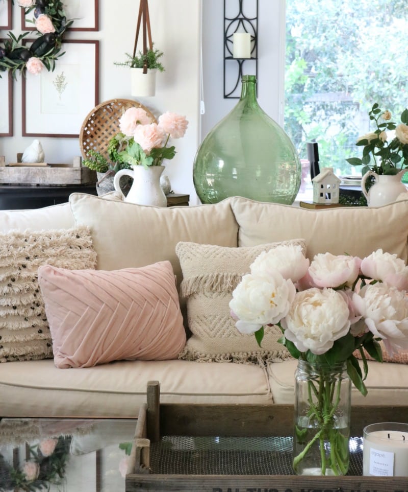 pink decor tips for your living area