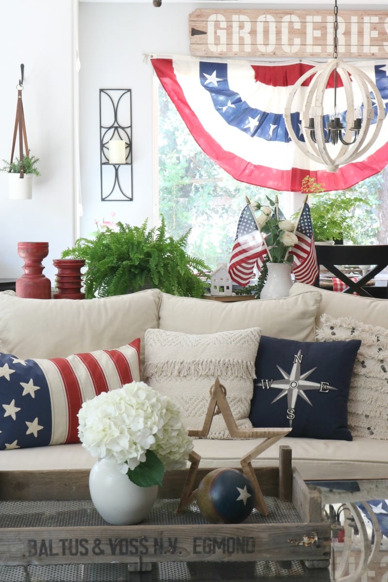 Fourth of July living room