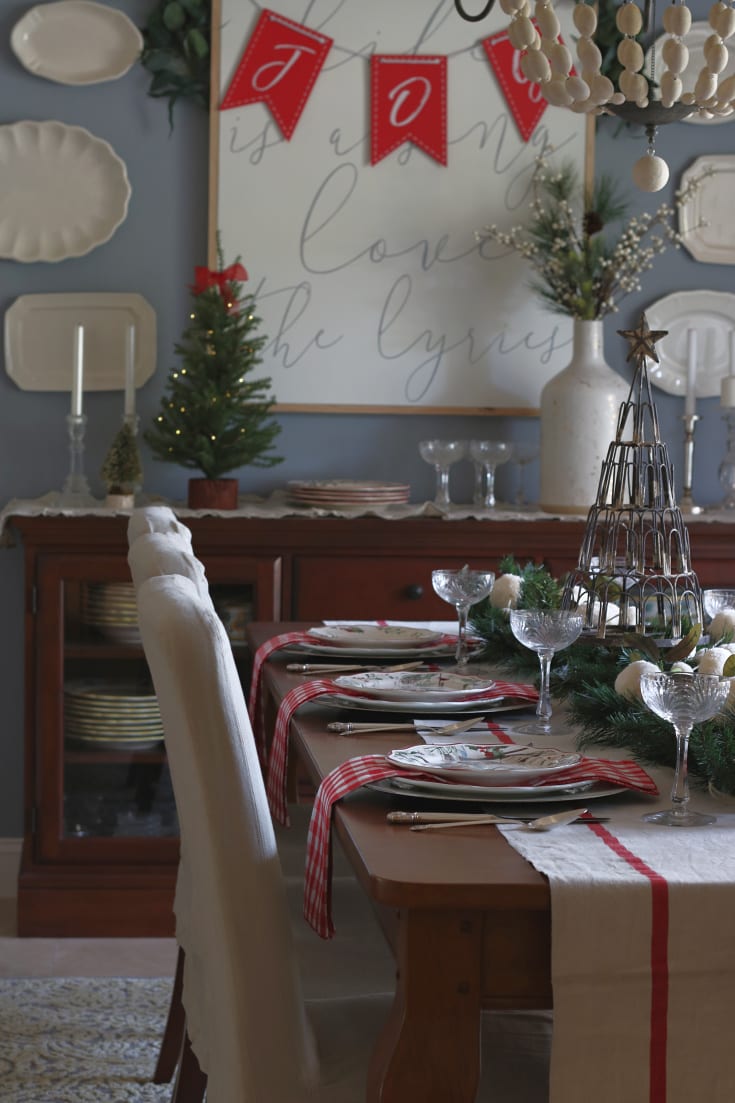 festive entertaining holiday table dining room decorating traditions