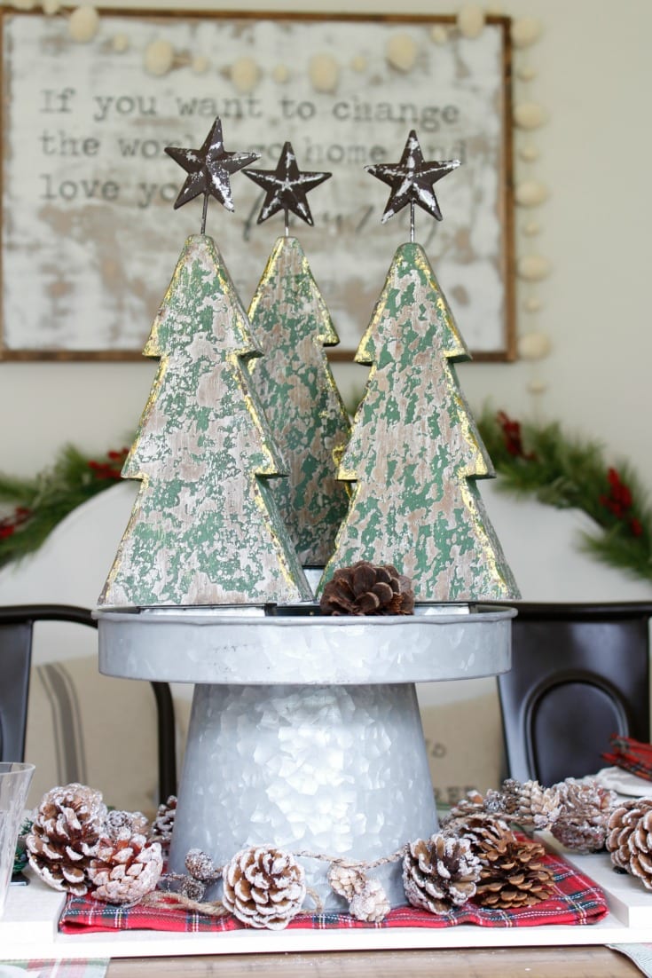 Christmas decorating dining table centerpiece