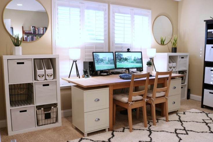 Black and white dream home office organizing