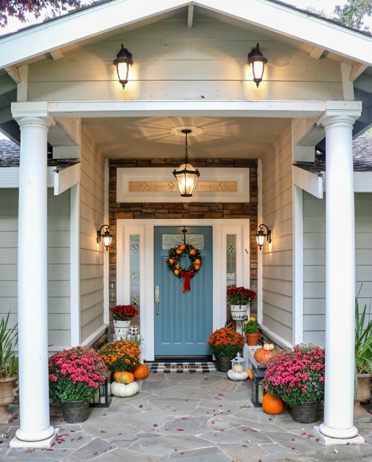 How to choose the best paint color for your front door, what paint to use. All your questions answered!