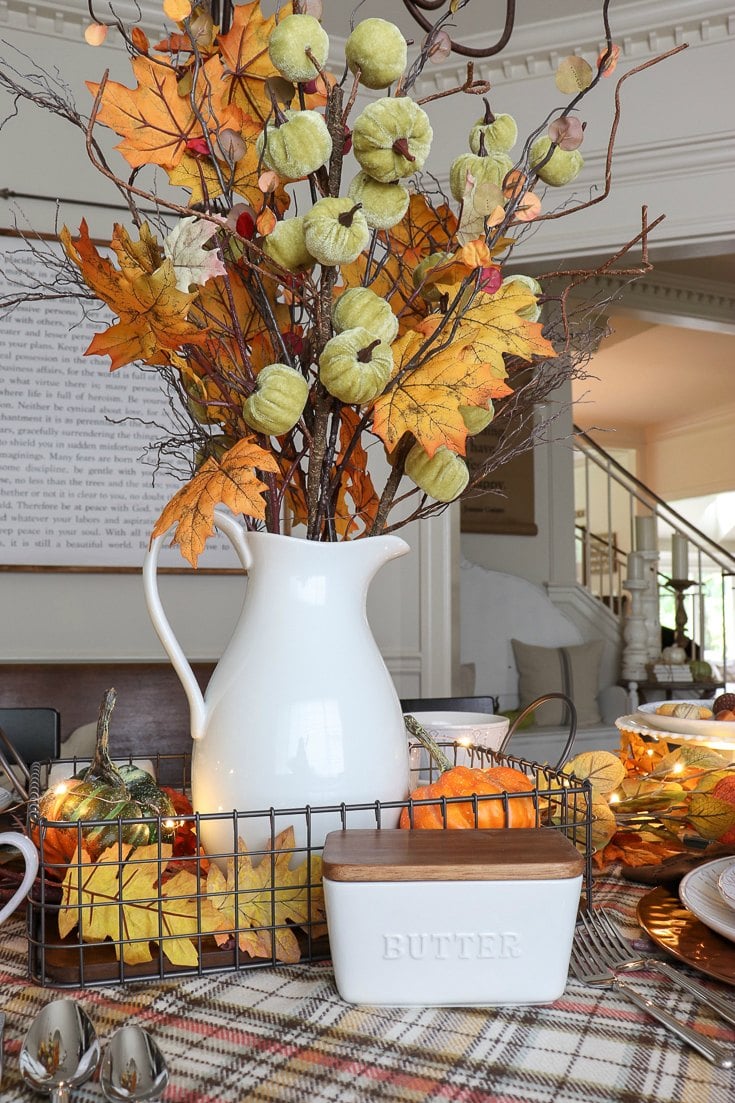 Get all our tips and tricks for an affordable pumpkin spice inspired fall dining room update.