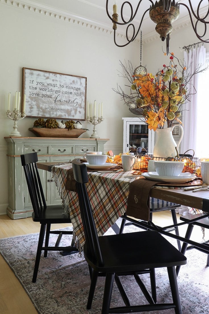 Prepare your home for a season of fall entertaining. We have lots of easy ideas, affordable resources, and gorgeous photos to inspire all your fall entertaining. Bring it on because it's party time!