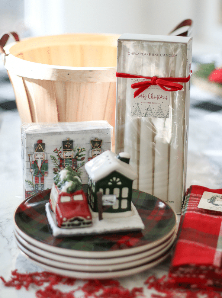 give the gift of a perfect Christmas dinner with this holiday table setting starter kit