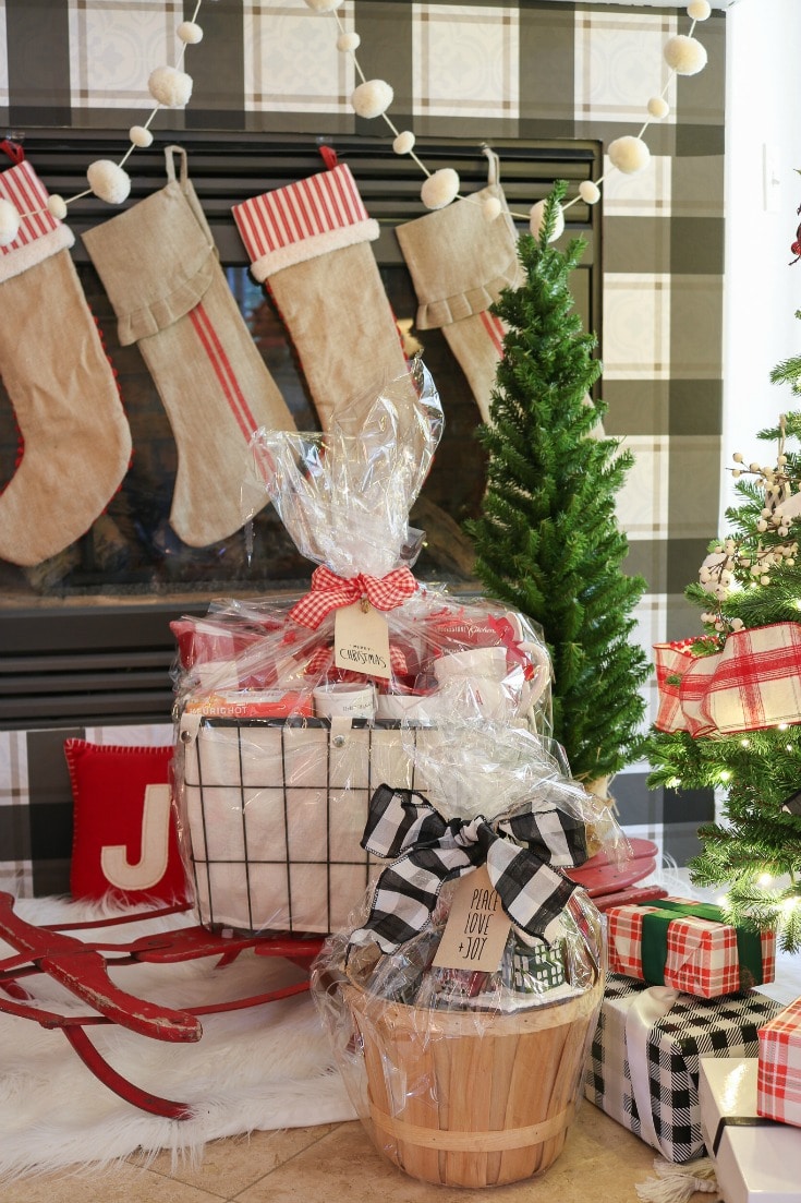 these personalized Christmas gift baskets are great for even the pickiest people on your list