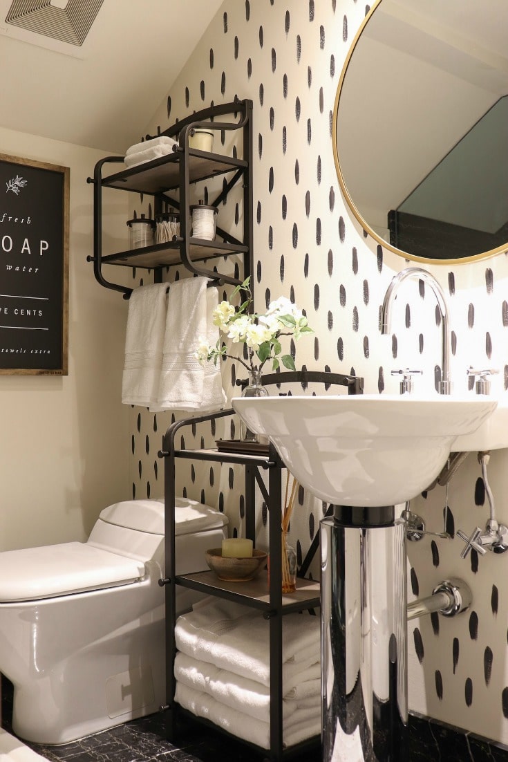 create a stunning bathroom space with budget-friendly decor and storage solutions