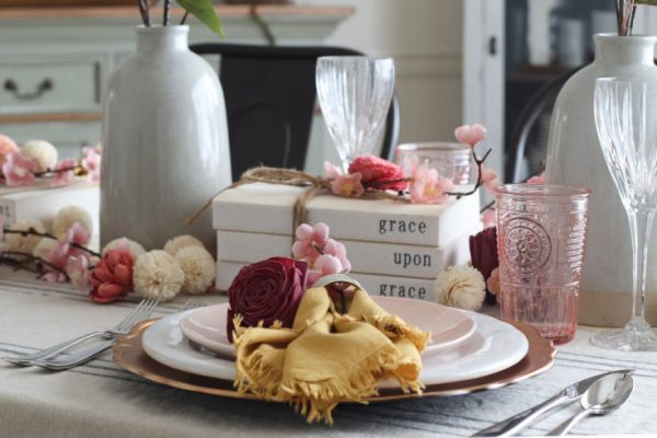 How to Create Budget-Friendly Valentine's Day Tablescape