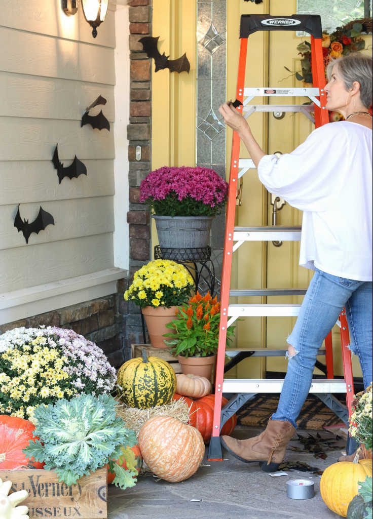 Halloween bats create easy front door decor for Halloween porch