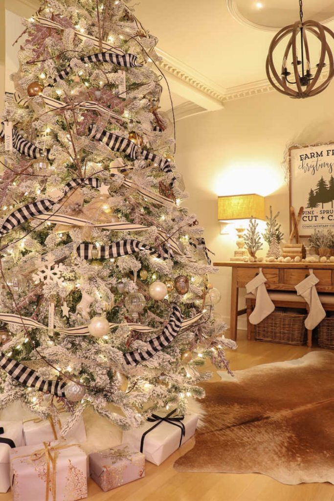 6 Easy Ways To Achieve An Irresistibly Festive White Christmas Tree