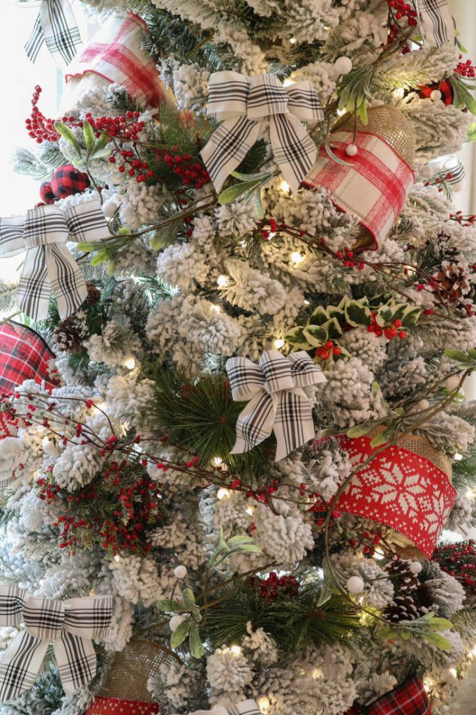 How to Easily Design the Most Admired Christmas Tree with Ribbon Right Now