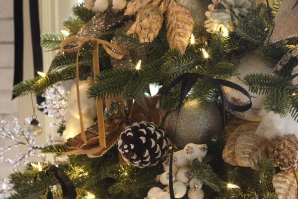 How to Easily Design the Most Admired Christmas Tree with Ribbon Right Now