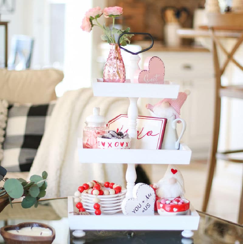 Tiered Tray Decor Ideas: How to Accomplish Cheerful, Colorful Displays